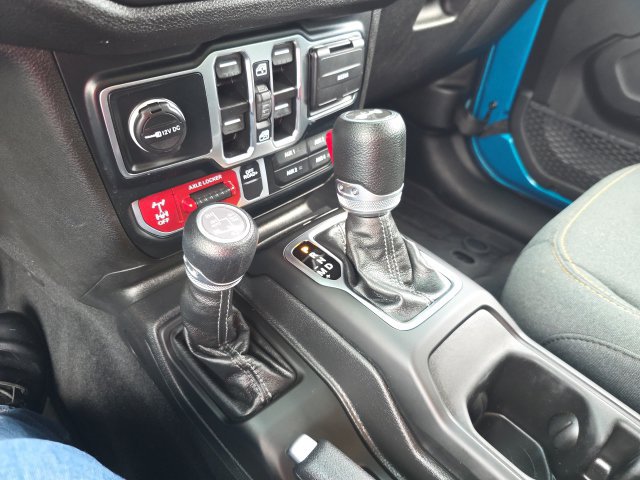 Used 2024 Jeep Wrangler Unlimited AWD/4WD image 24