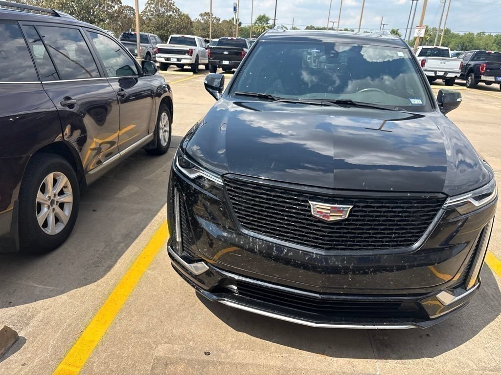 Used 2025 Cadillac XT6 Luxury FWD image 6