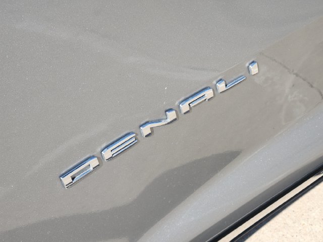 Used 2025 GMC Acadia Denali w/ Super Cruise Package FWD image 12