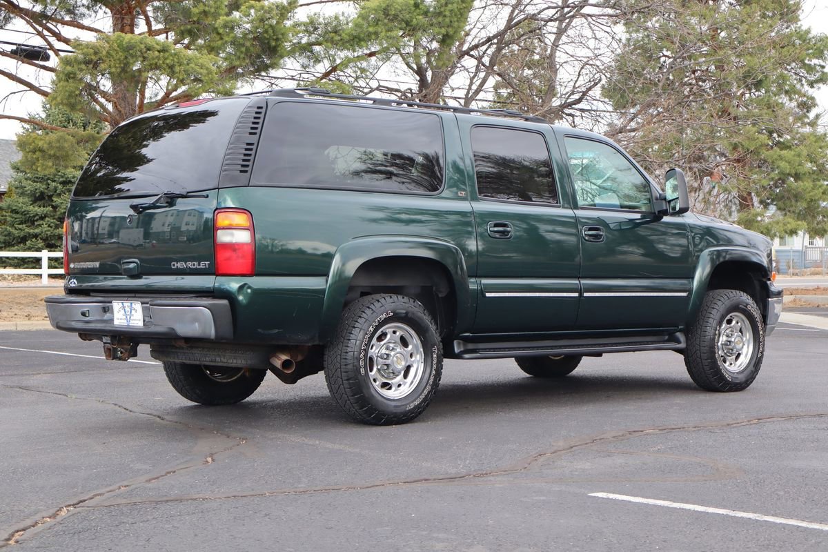 Used 2002 Chevrolet Suburban 2500 LT image 5