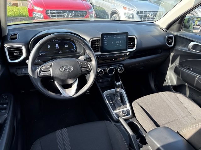 Used 2023 Hyundai Venue SEL FWD image 11