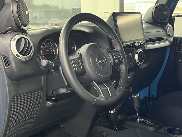 Used 2018 Jeep Wrangler Unlimited Sahara w/ Connectivity Group image 14