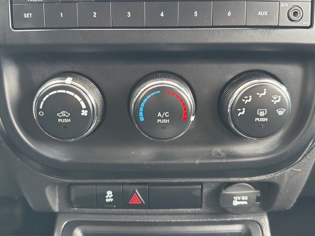 Used 2013 Jeep Compass Sport image 12