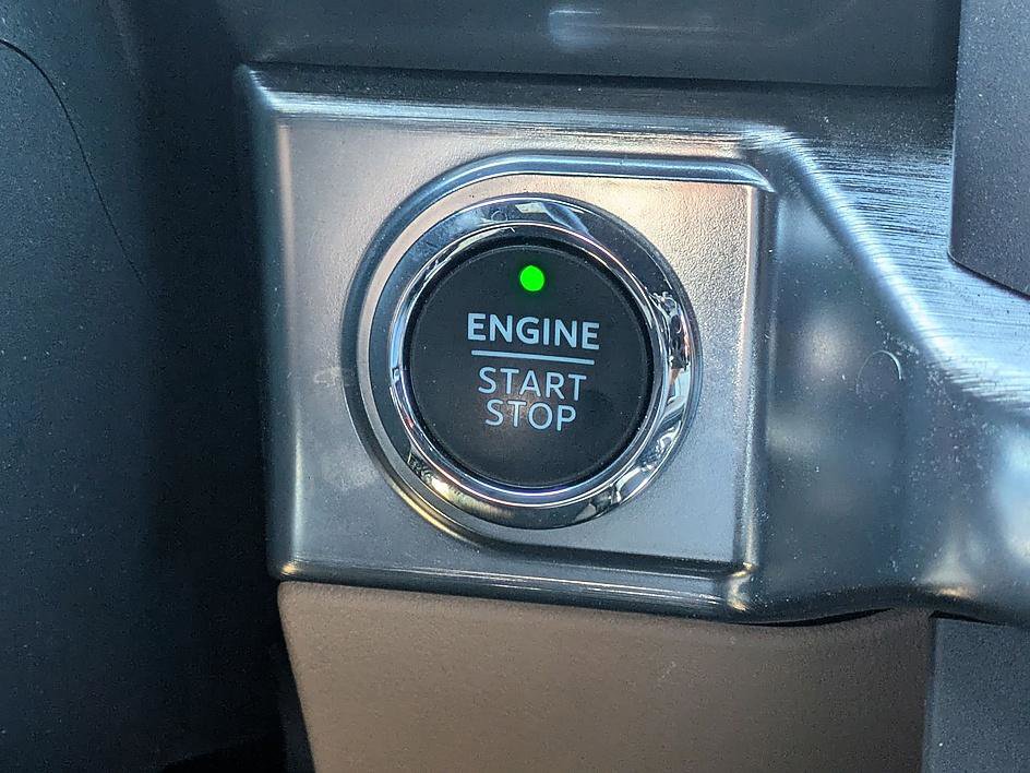 Used 2023 Ford F150 Lariat w/ Max Trailer Tow Package AWD/4WD image 25