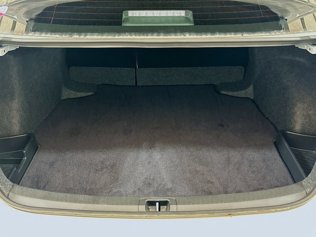 Used 2025 Toyota Corolla LE FWD image 21