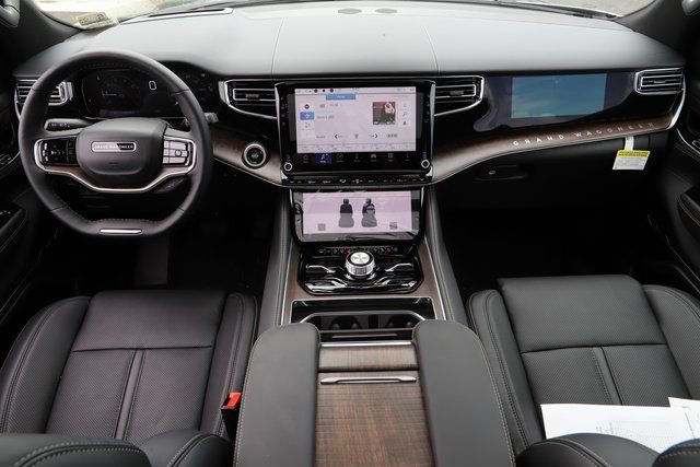 New 2024 Jeep Grand Wagoneer L 4WD w/ Convenience Group III image 31