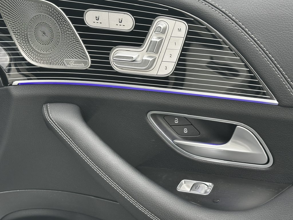 Certified 2024 Mercedes-Benz GLS 580 4MATIC w/ Warmth & Comfort Package image 15