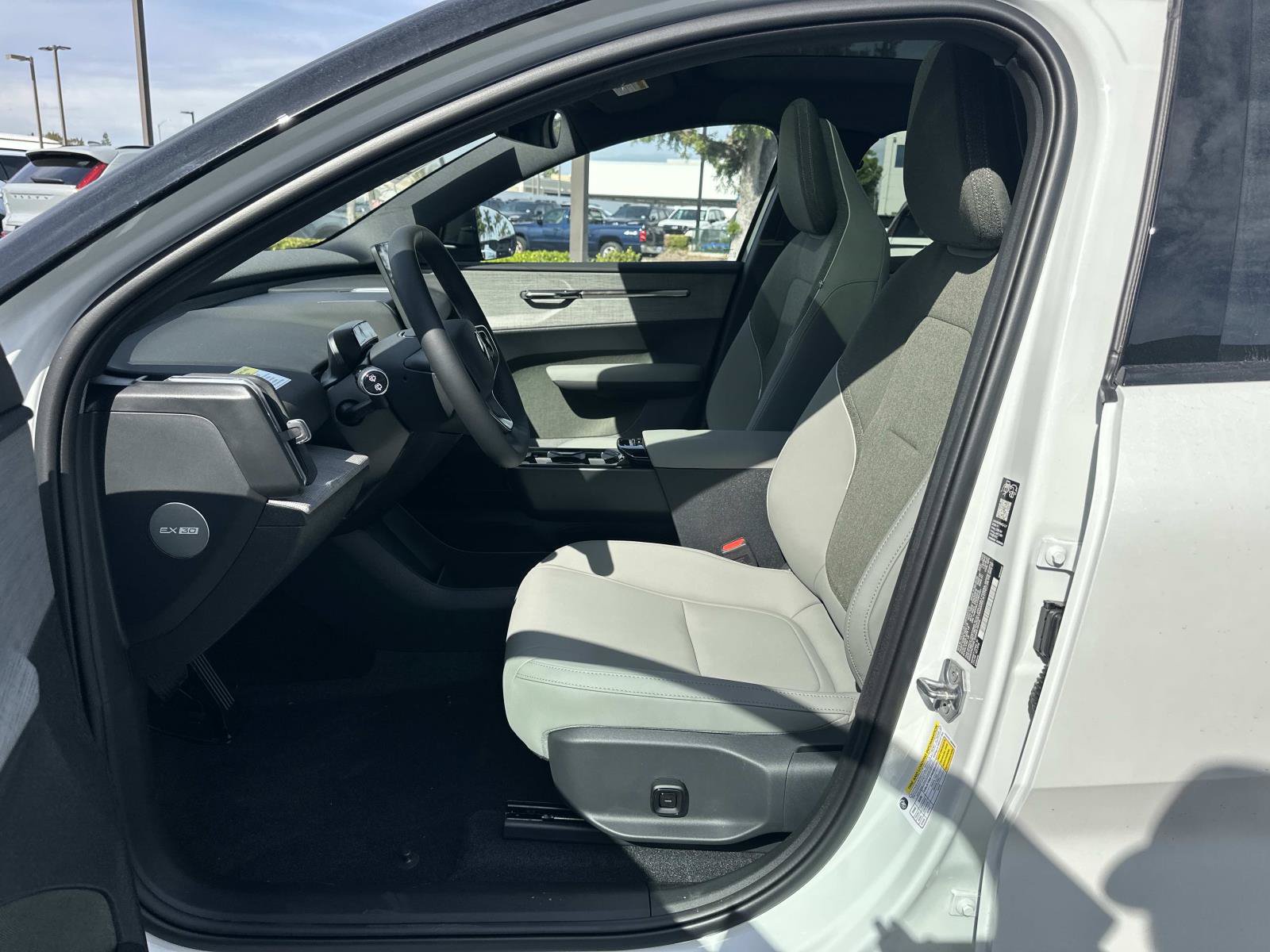 New 2026 Volvo EX30 Cross Country Ultra w/ Protection Package Premier AWD/4WD image 13