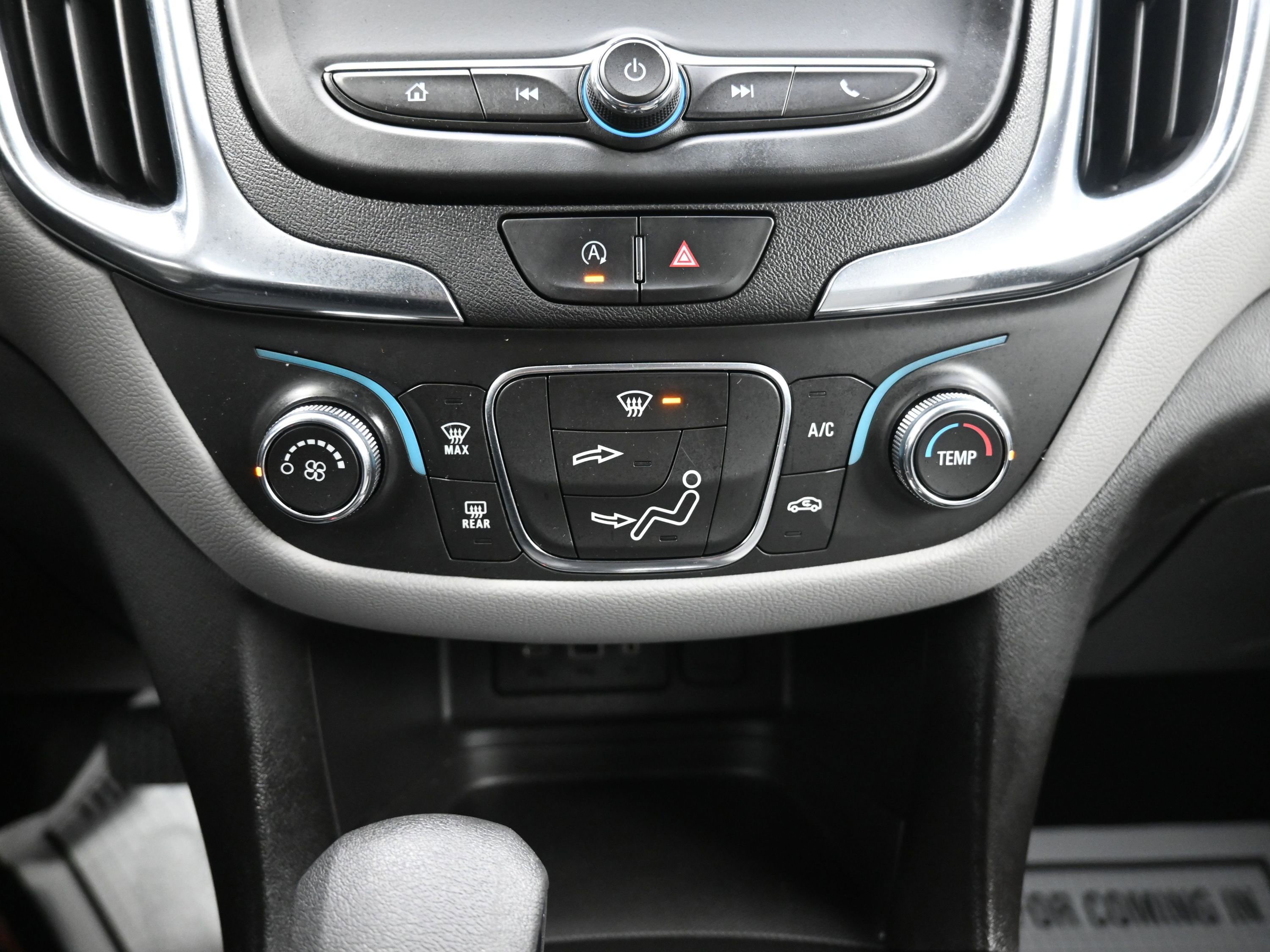 Used 2024 Chevrolet Equinox LS image 41