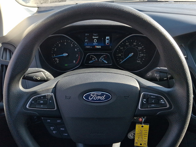 Used 2018 Ford Focus SE w/ SE Appearance Package image 17