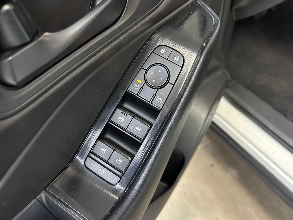 Used 2024 Nissan Rogue S FWD image 8