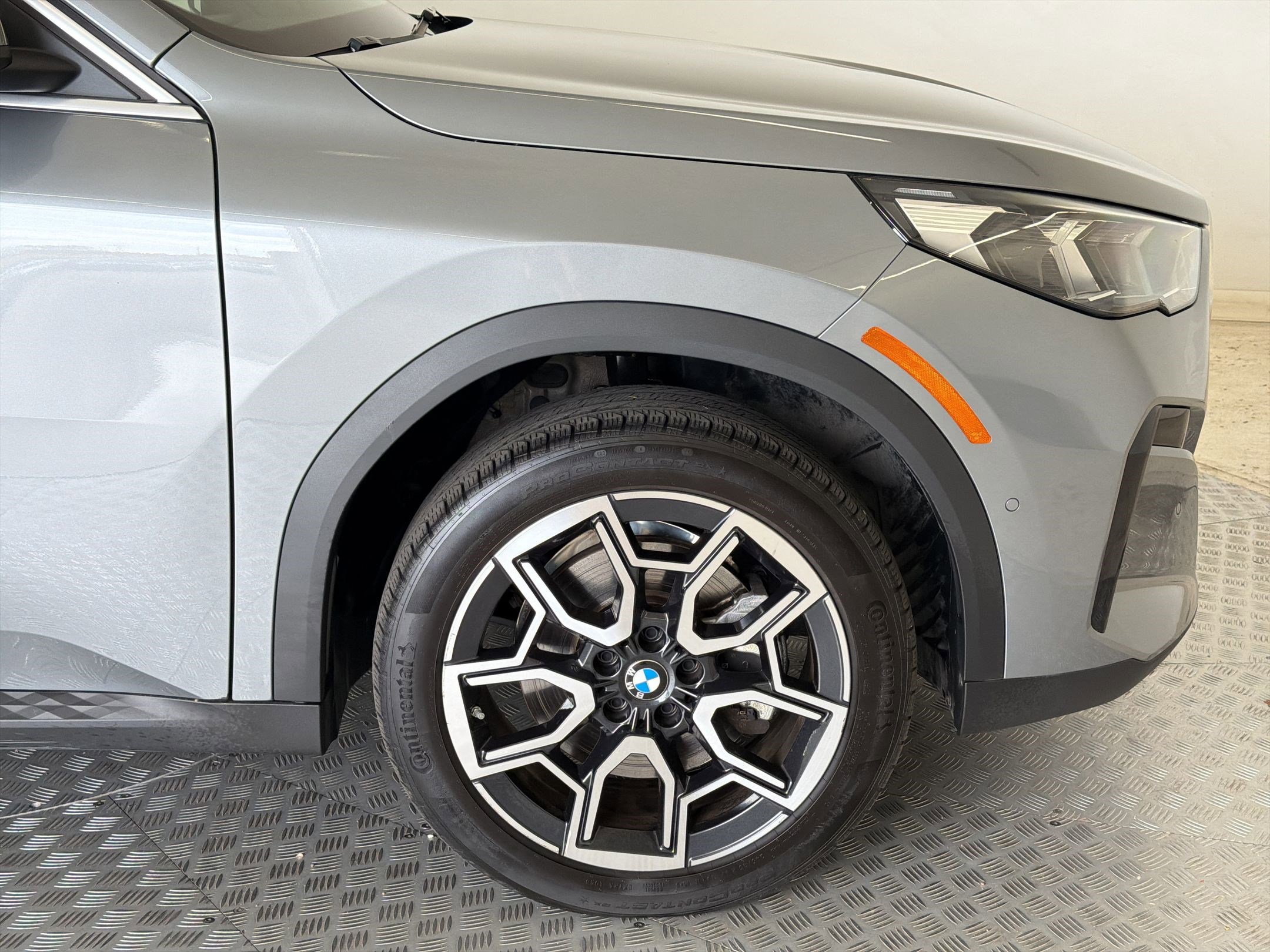 Used 2025 BMW X2 xDrive28i w/ Premium Package image 12