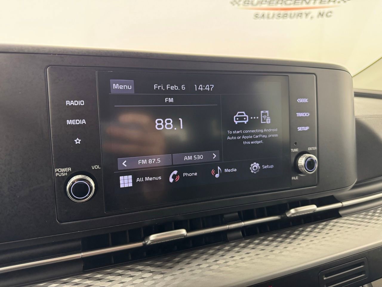 Used 2023 Kia Carnival LX image 15