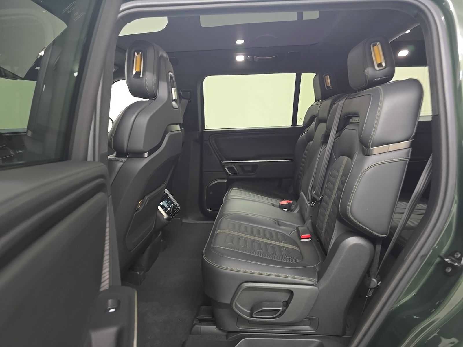 Used 2024 Rivian R1S Adventure AWD/4WD image 6