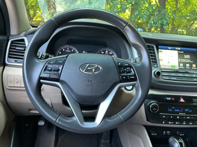 Used 2017 Hyundai Tucson SE Plus AWD/4WD image 10