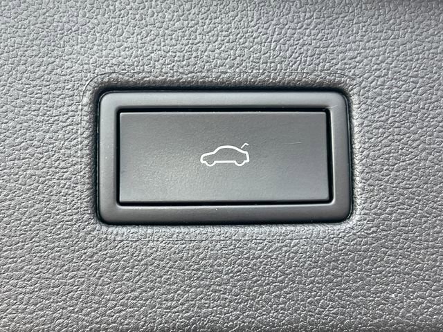 Used 2024 Volkswagen Tiguan SE image 37