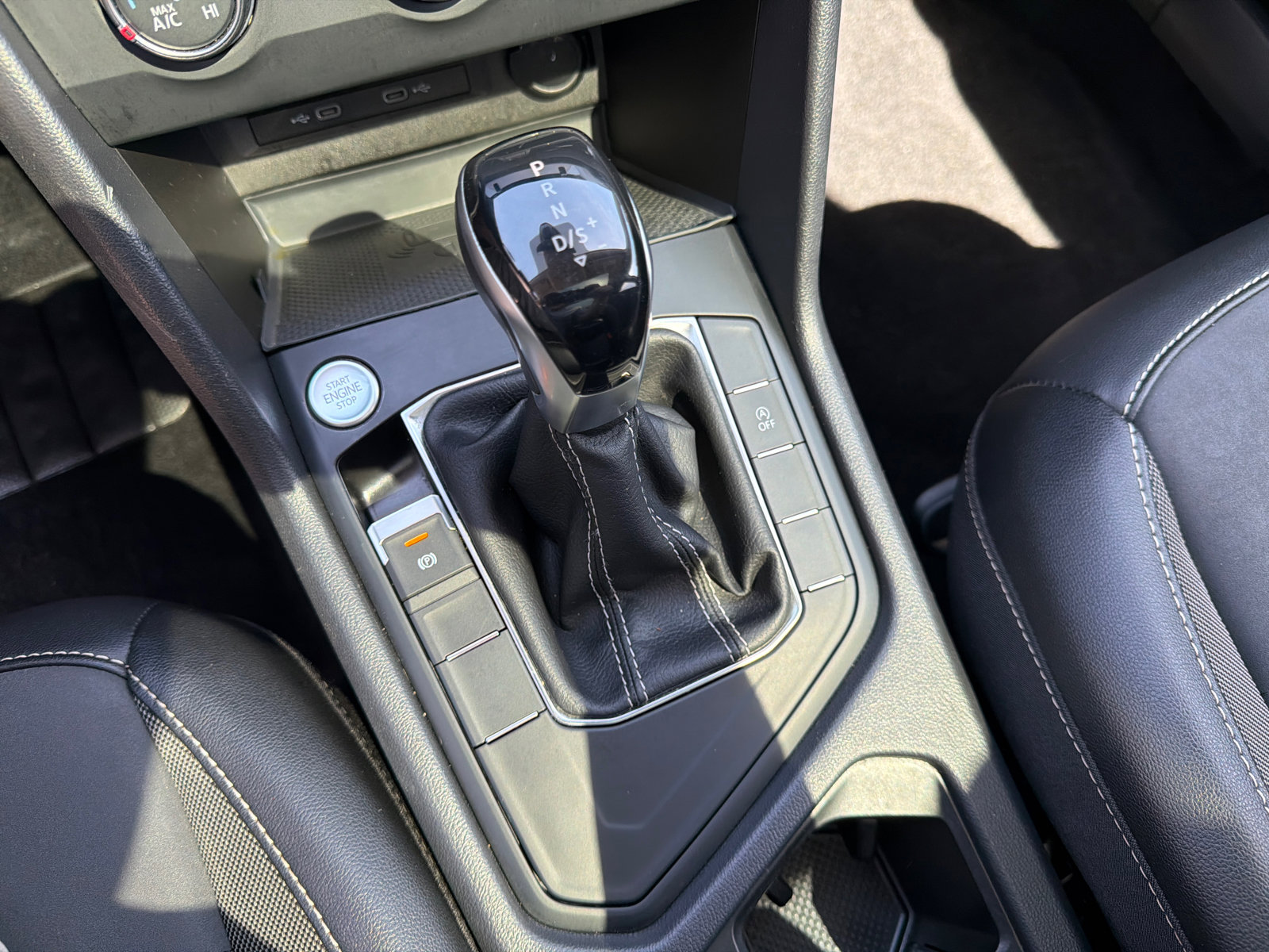 Used 2022 Volkswagen Taos SE w/ Panoramic Sunroof Package image 31