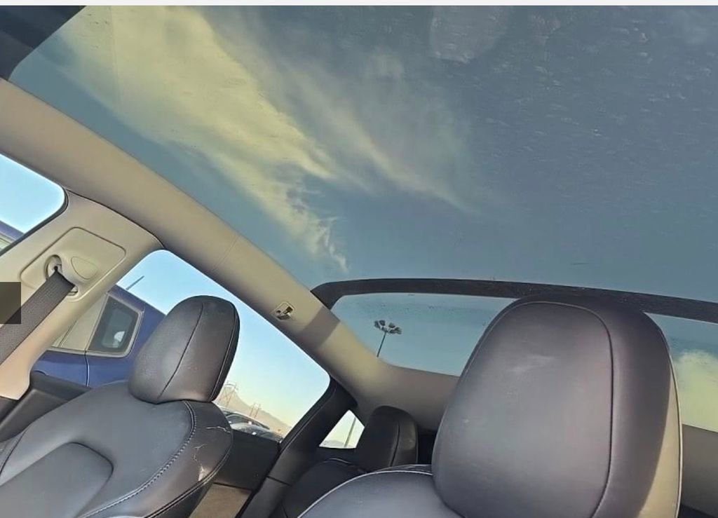 Used 2020 Tesla Model Y Long Range AWD/4WD image 4