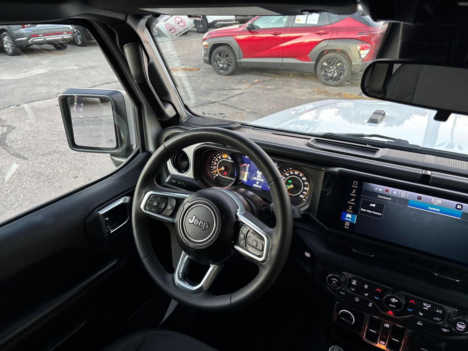 Used 2025 Jeep Wrangler Unlimited Sahara AWD/4WD image 31