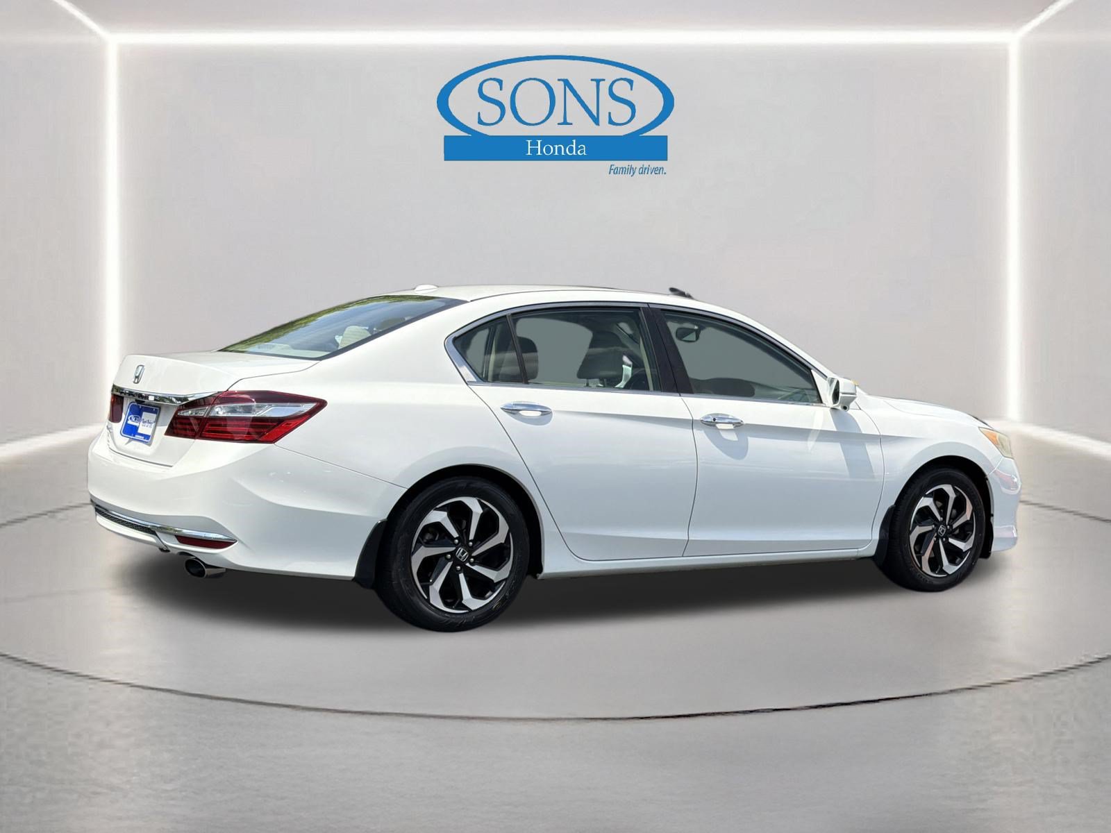 Used 2017 Honda Accord EX-L image 25