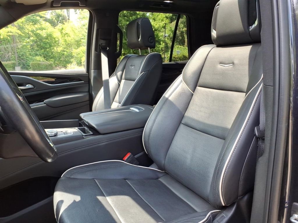 Certified 2022 Cadillac Escalade Sport w/ Touring Package AWD/4WD image 17