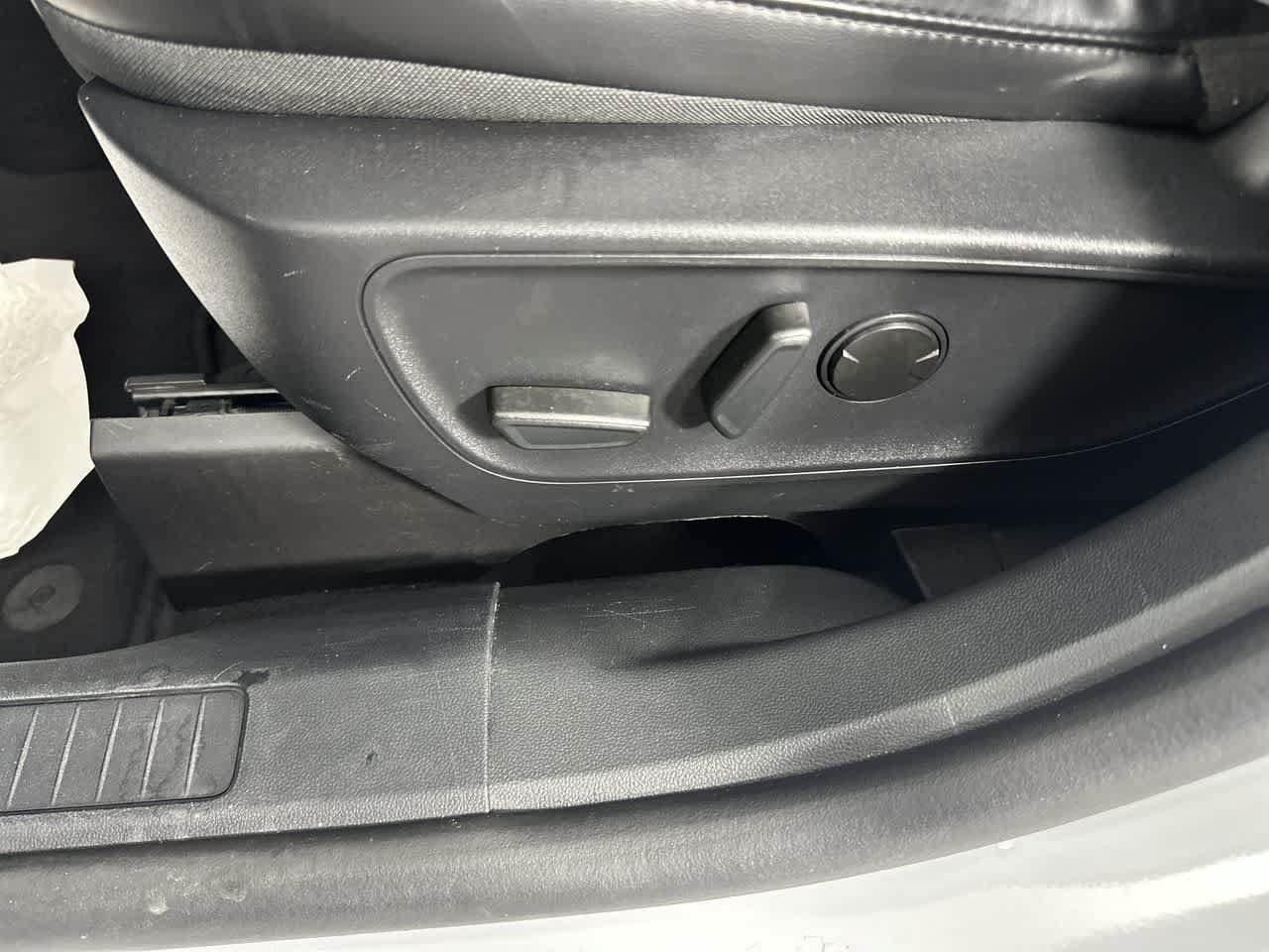 Used 2025 Ford Escape ST-Line FWD image 18