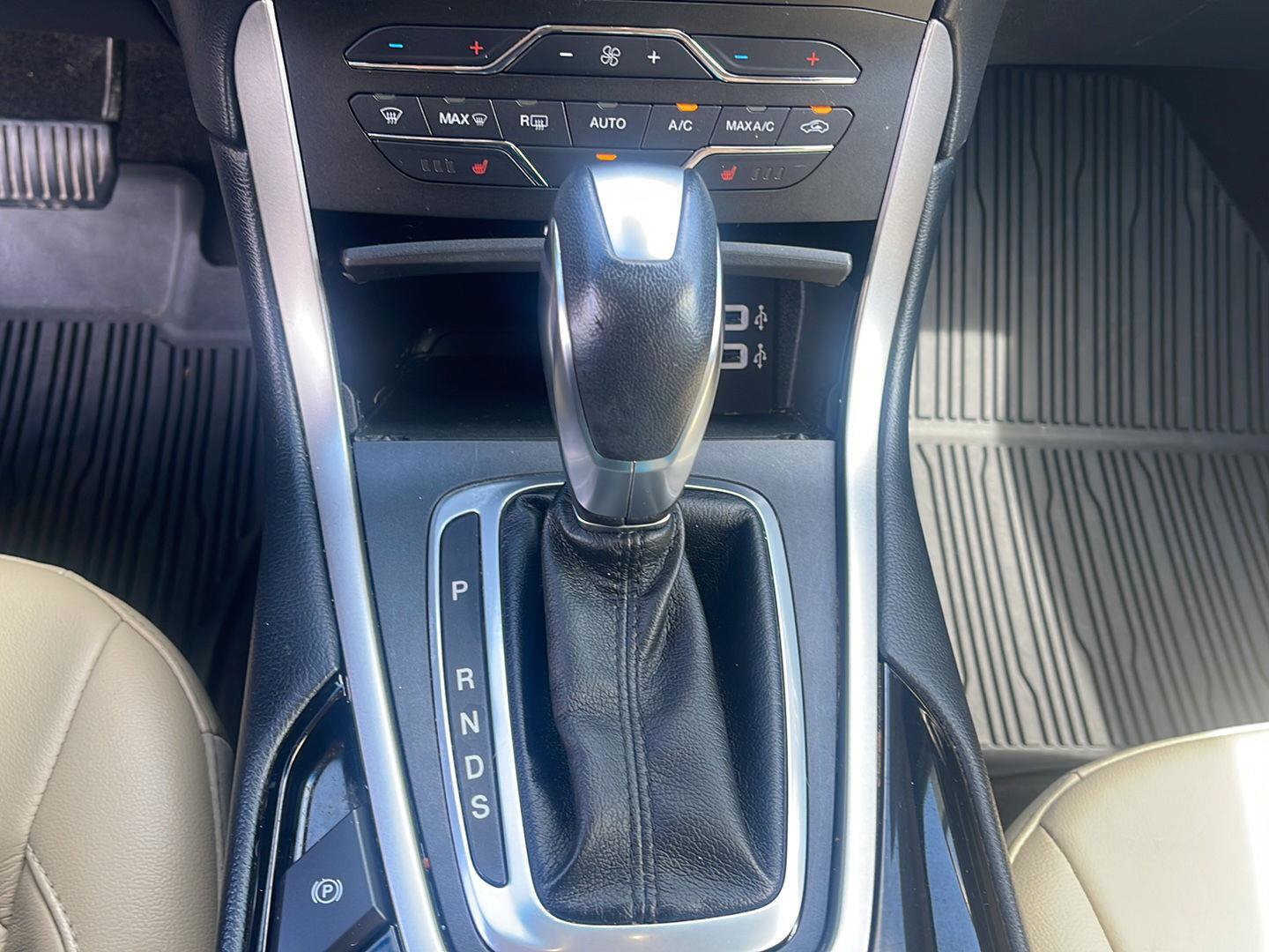 Used 2018 Ford Edge SEL w/ Equipment Group 201A AWD/4WD image 19