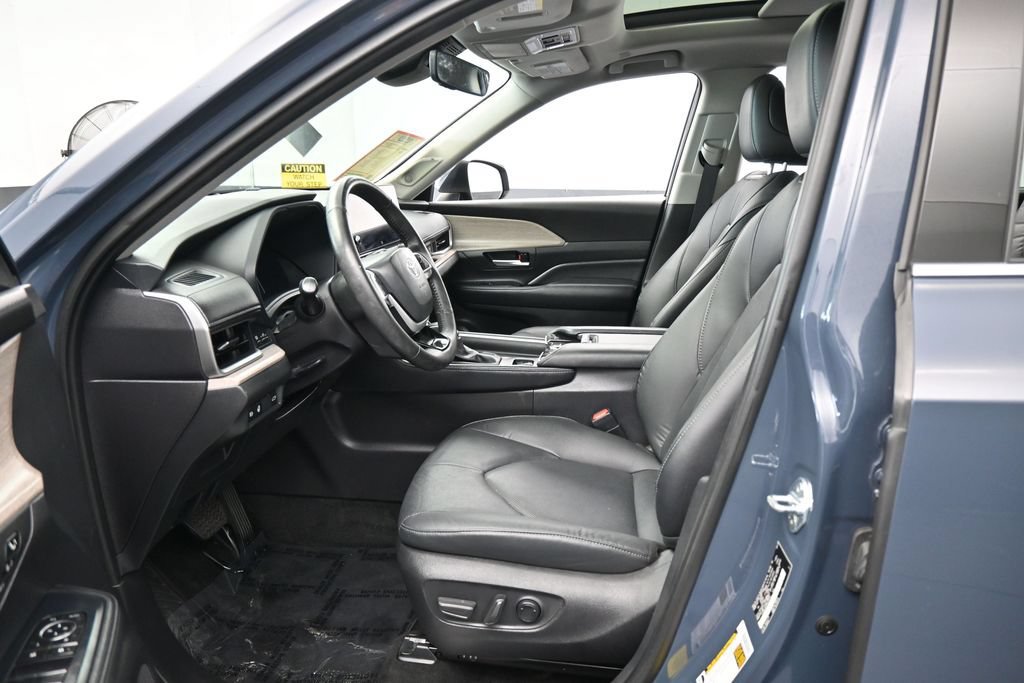 Used 2025 Toyota Grand Highlander FWD image 10