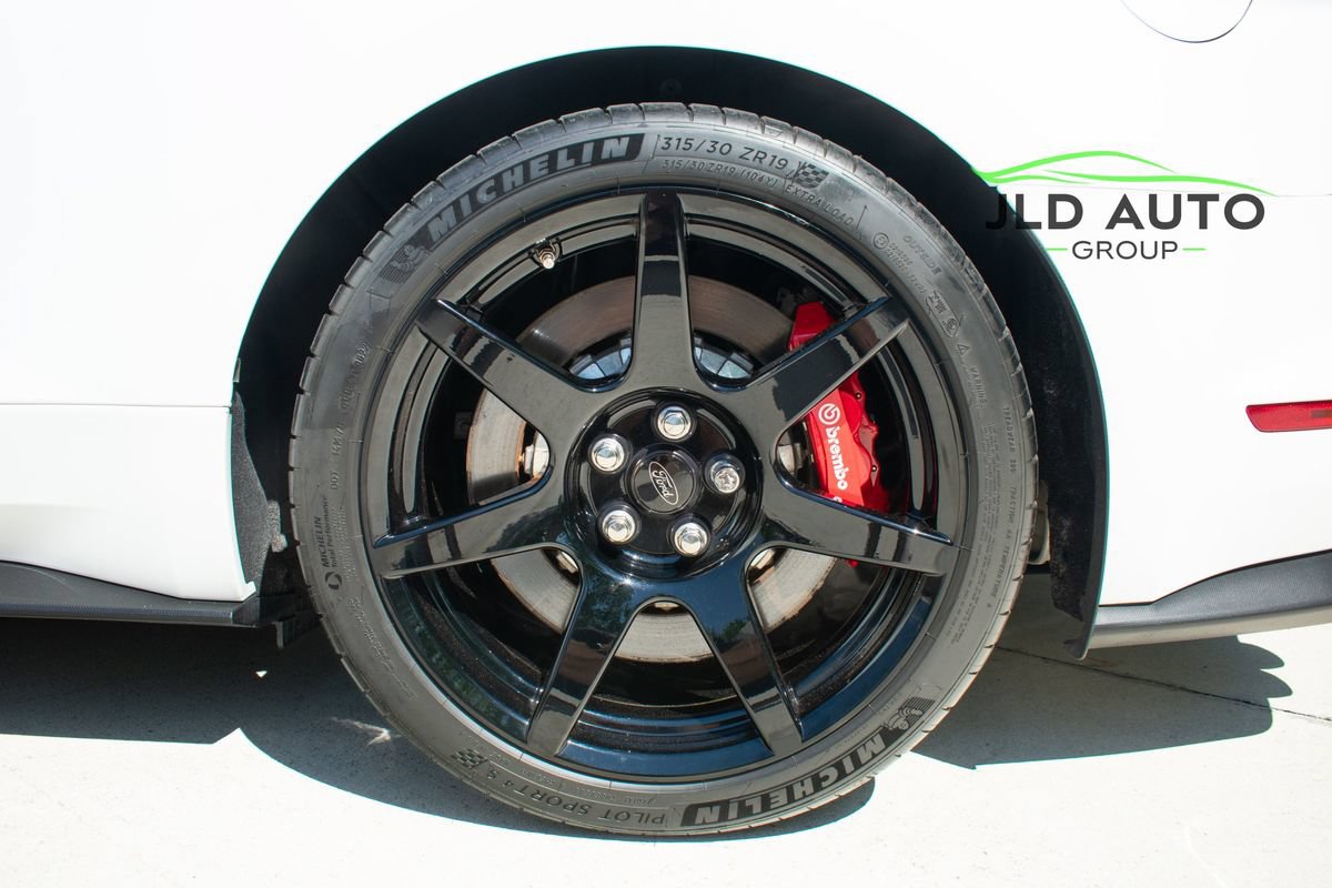 Used 2019 Ford Mustang Shelby GT350R w/ GT350R Equipment Group 920A RWD image 28
