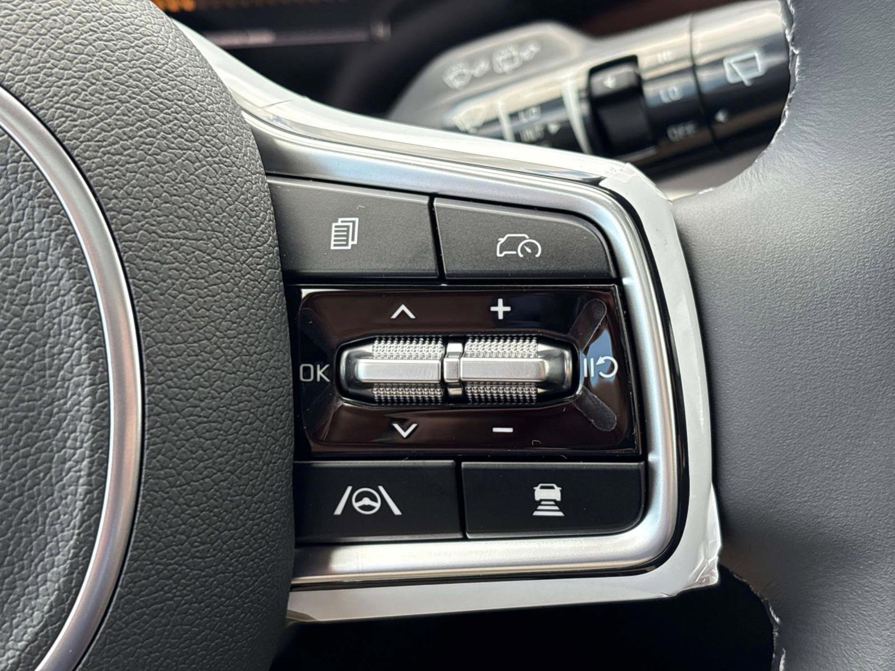 New 2025 Kia Sorento EX w/ Panoramic Sunroof Package image 28