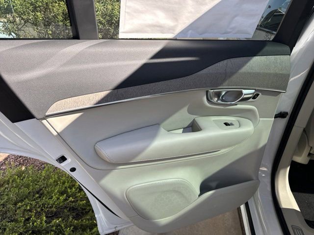 New 2025 Volvo XC90 T8 Plus w/ Protection Package Premier image 23