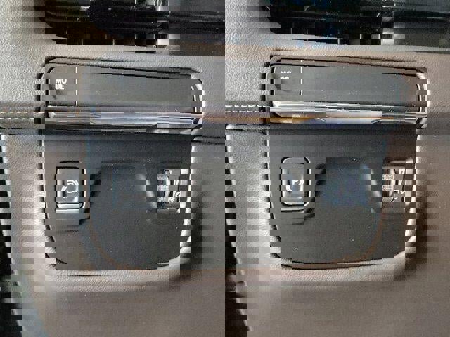 Certified 2021 Cadillac Escalade Premium Luxury RWD image 16