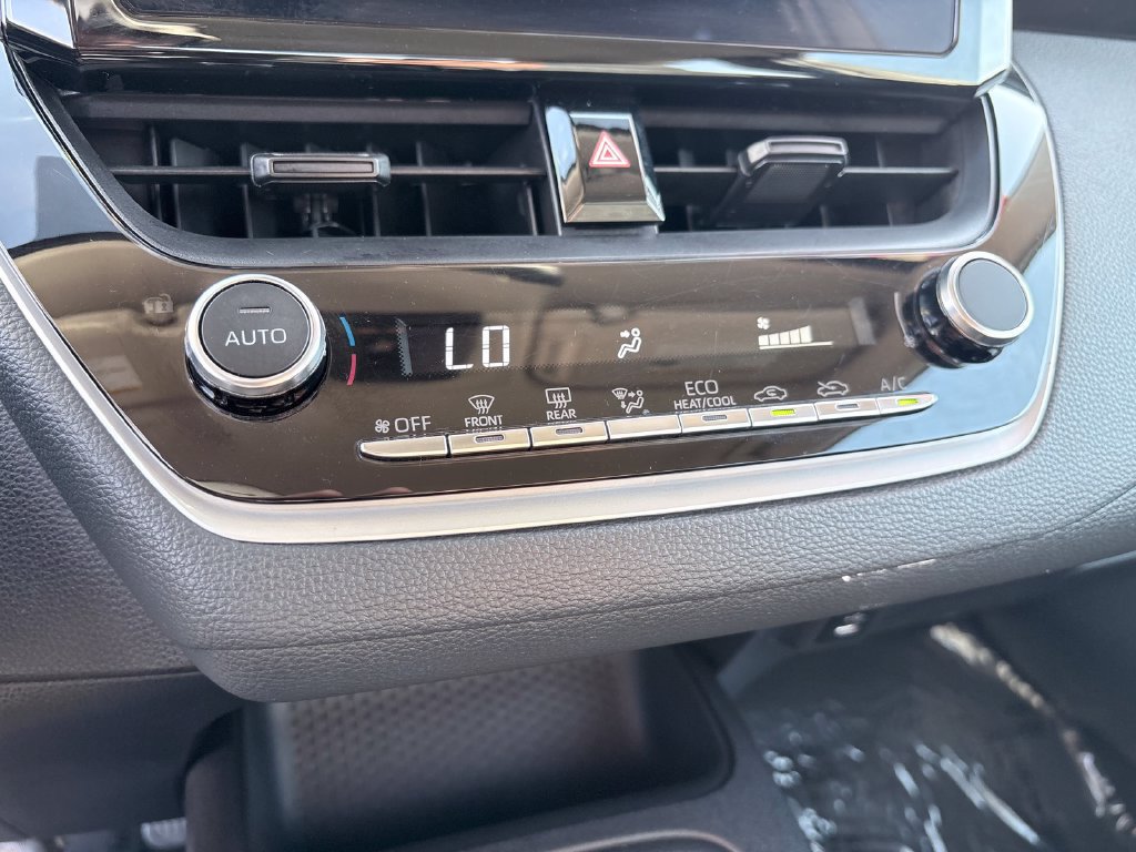 Used 2025 Toyota Corolla LE FWD image 18