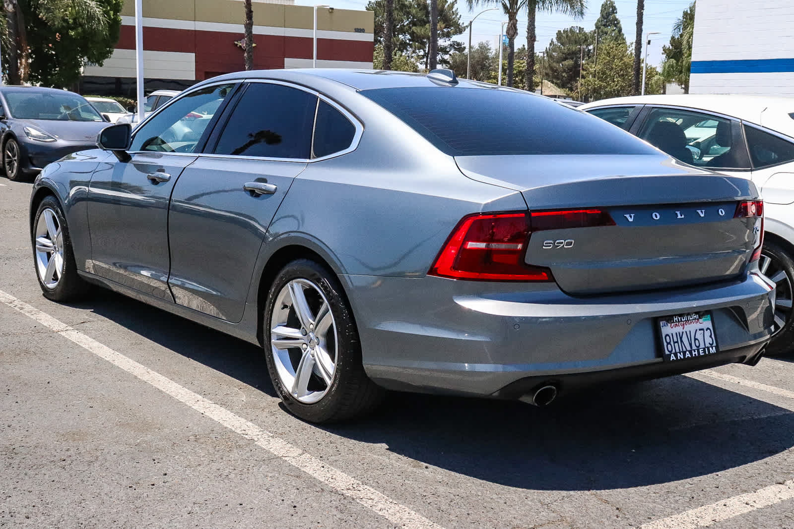 Used 2017 Volvo S90 T5 Momentum w/ Vision Package FWD image 8