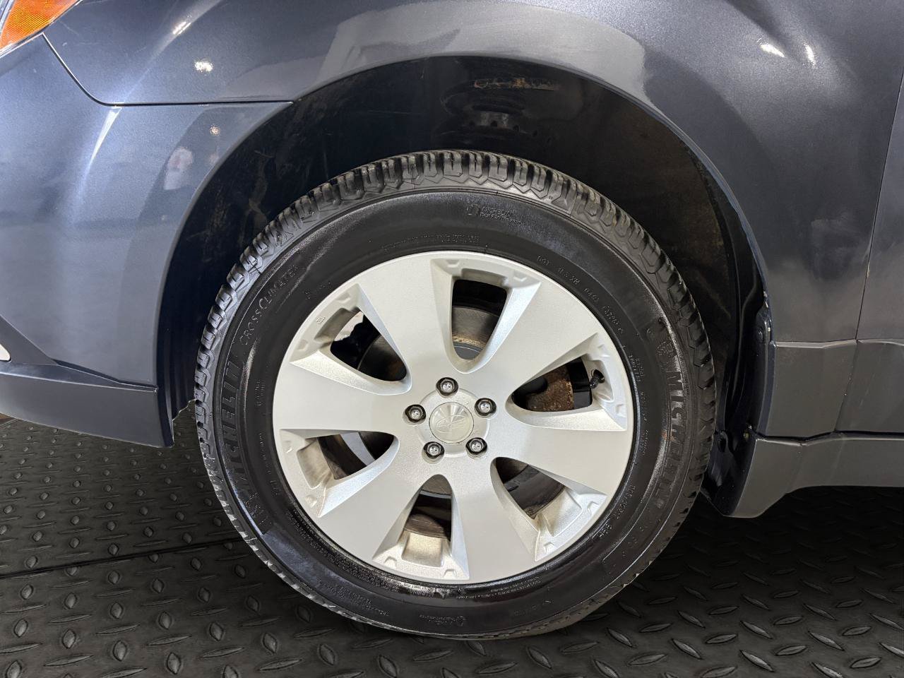 Used 2012 Subaru Outback 2.5i Premium AWD/4WD image 23