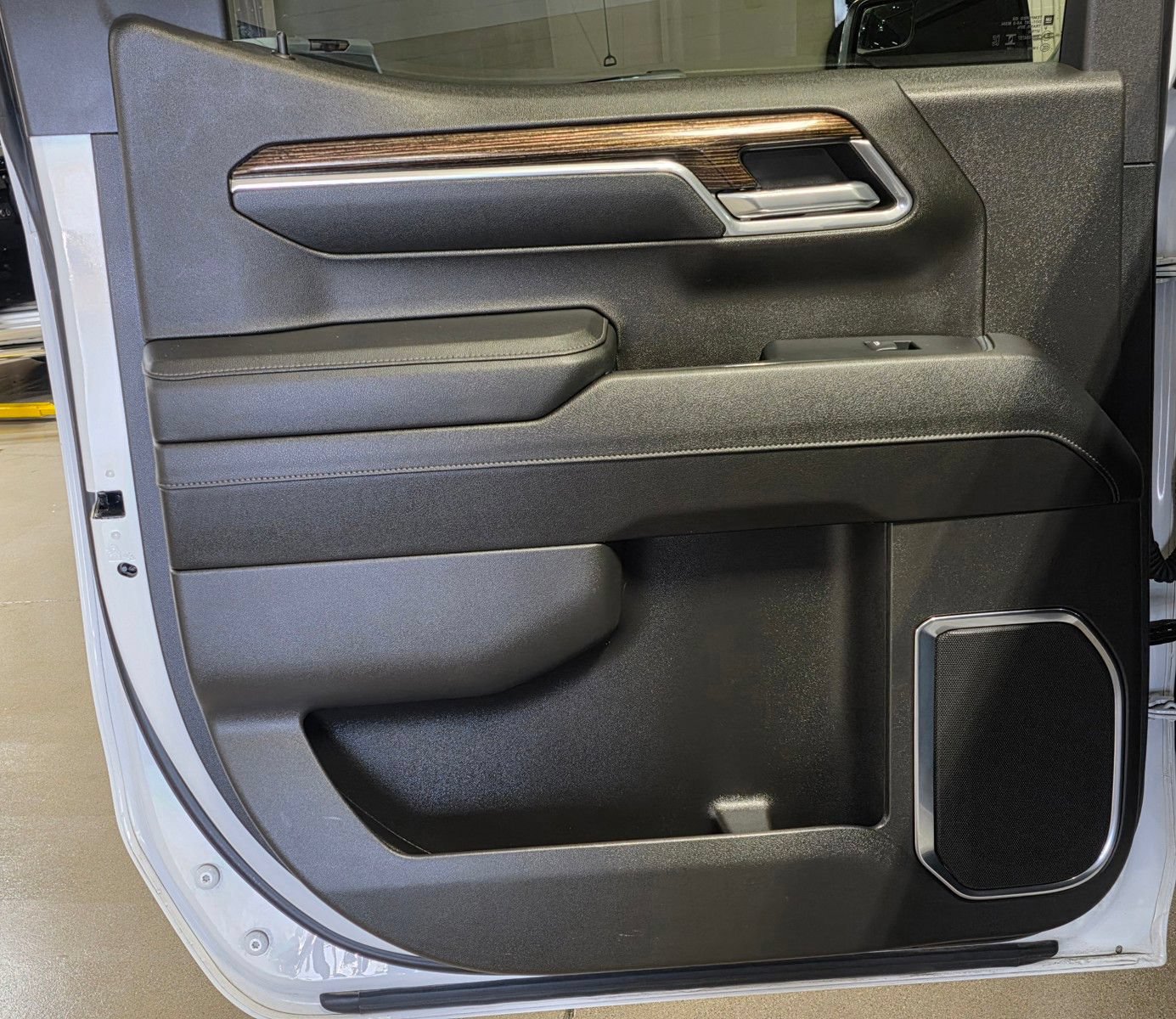 Used 2024 GMC Sierra 1500 SLE RWD image 15