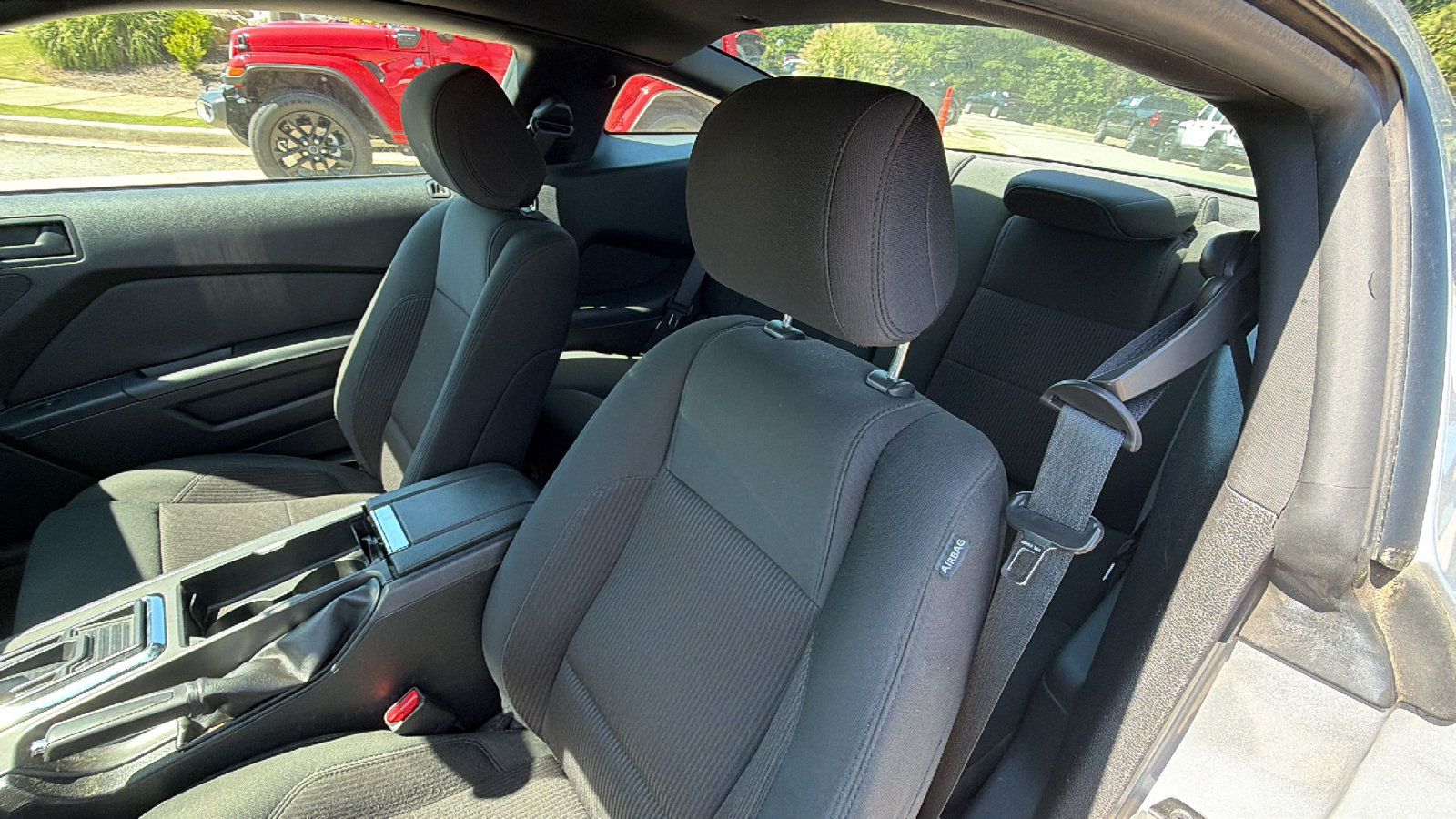 Used 2013 Ford Mustang Coupe RWD image 17