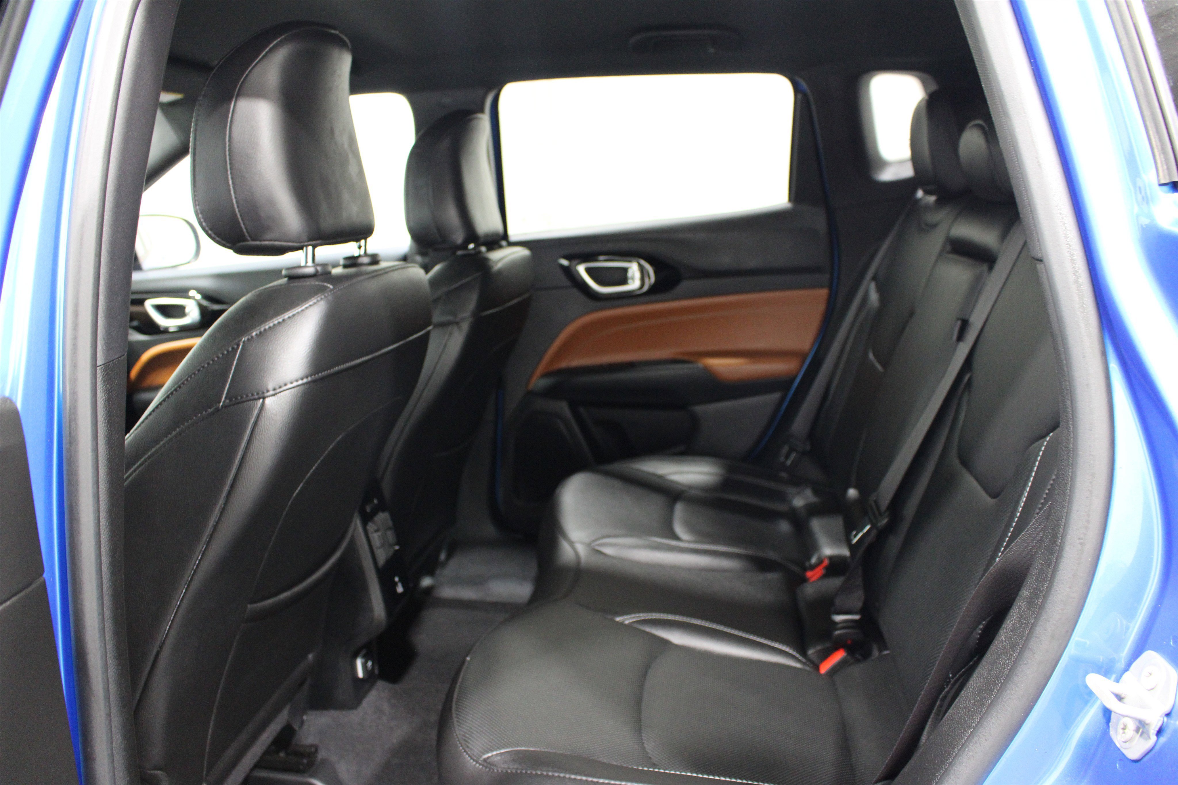 Used 2025 Jeep Compass Limited w/ Elite Group image 22