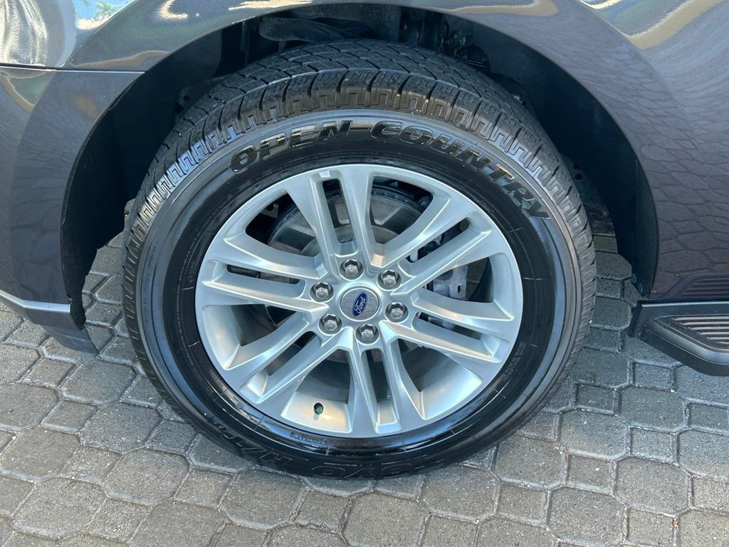 Certified 2024 Ford Expedition XLT RWD image 17