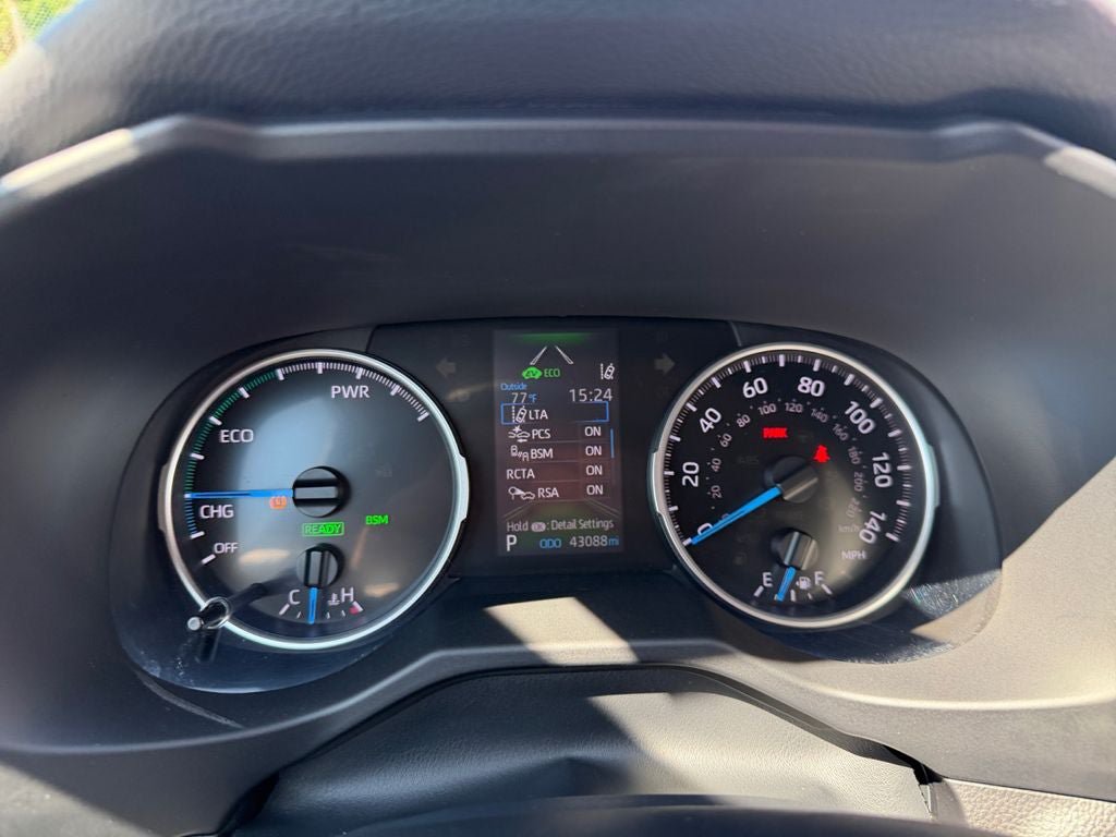 Used 2021 Toyota RAV4 XLE AWD/4WD image 31