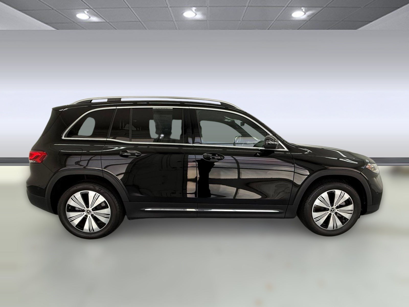 Used 2023 Mercedes-Benz EQB 300 4MATIC image 7