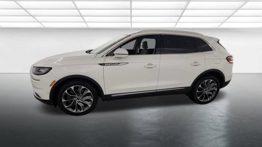 Used 2022 Lincoln Nautilus Reserve image 3