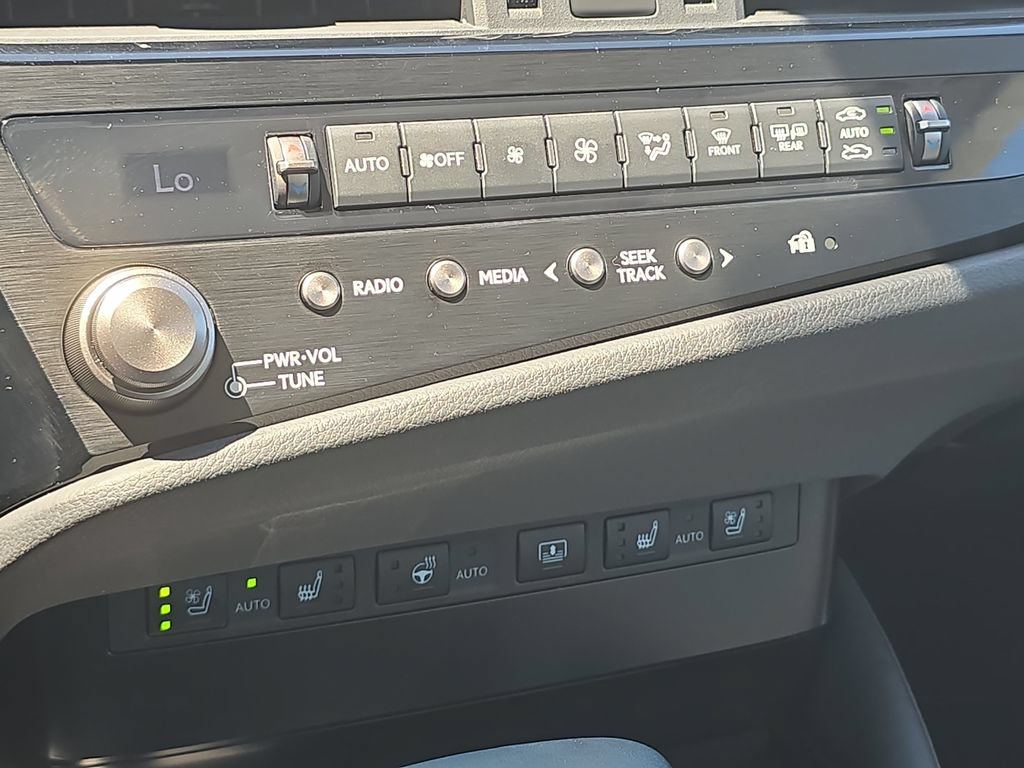 Used 2024 Lexus ES 300h w/ Technology Package FWD image 20