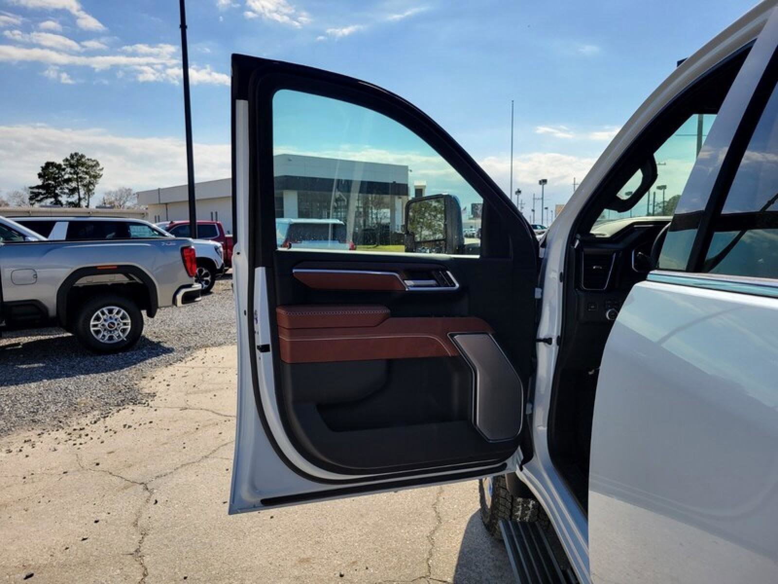 New 2026 GMC Sierra 2500 Denali Ultimate image 14