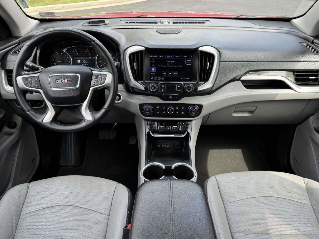 Used 2021 GMC Terrain SLT w/ Infotainment Package II FWD image 3
