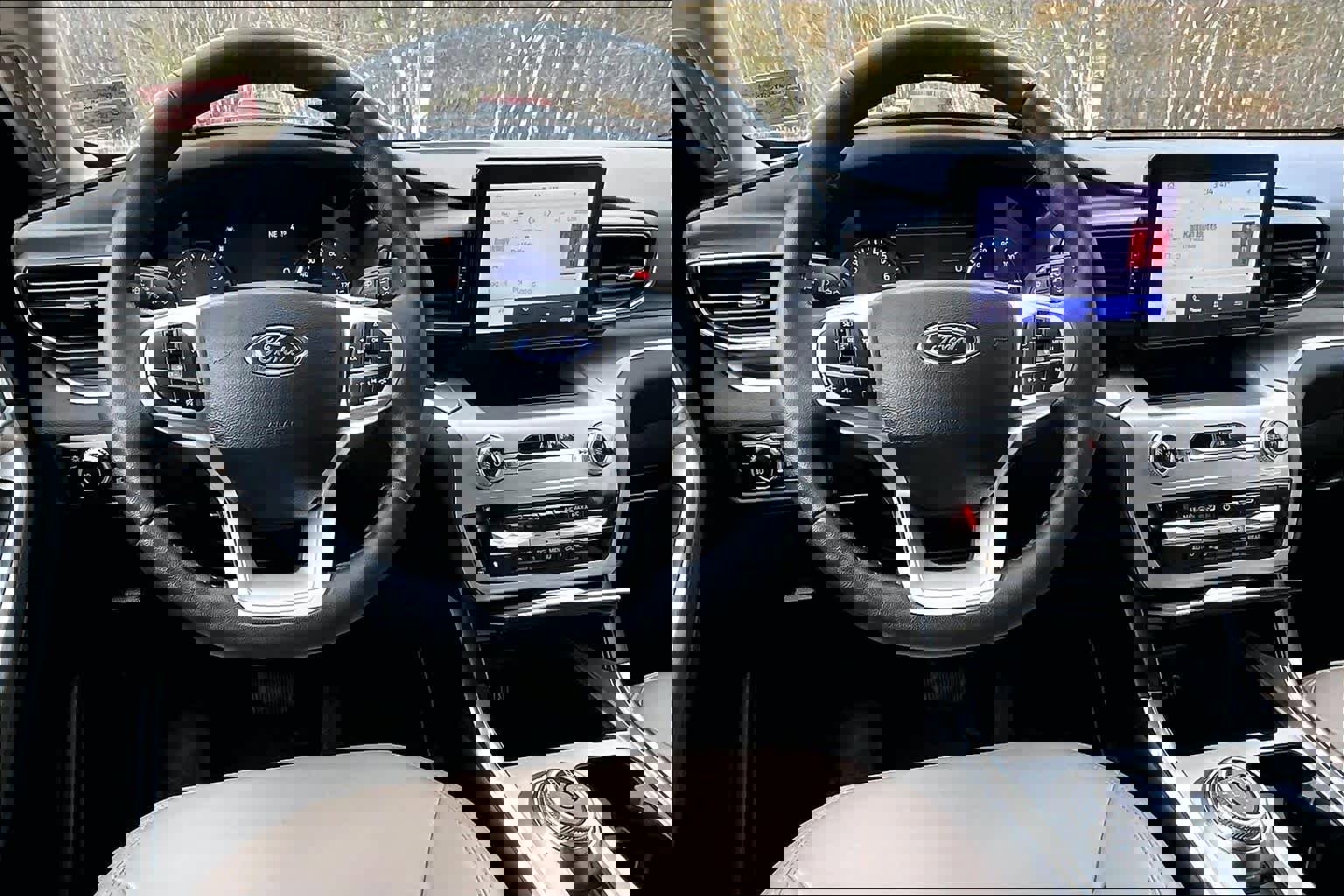 Used 2023 Ford Explorer XLT w/ Equipment Group 202A image 6