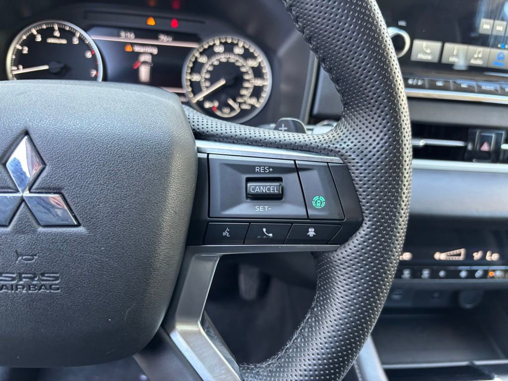 Used 2024 Mitsubishi Outlander SE image 21