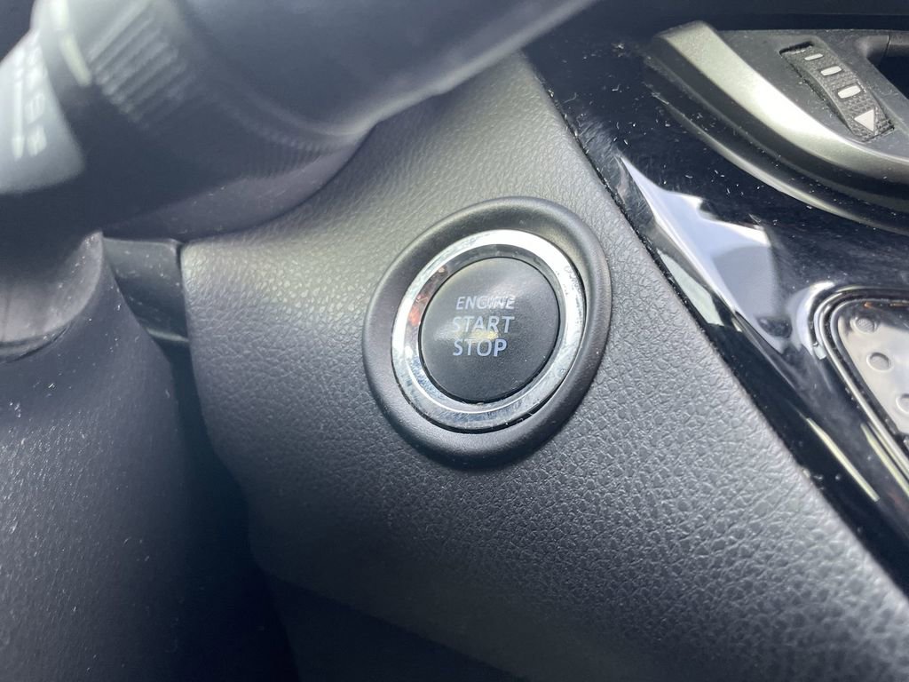 Used 2020 Toyota C-HR Limited image 24
