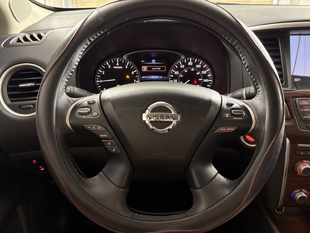 Used 2017 Nissan Pathfinder Platinum FWD image 15