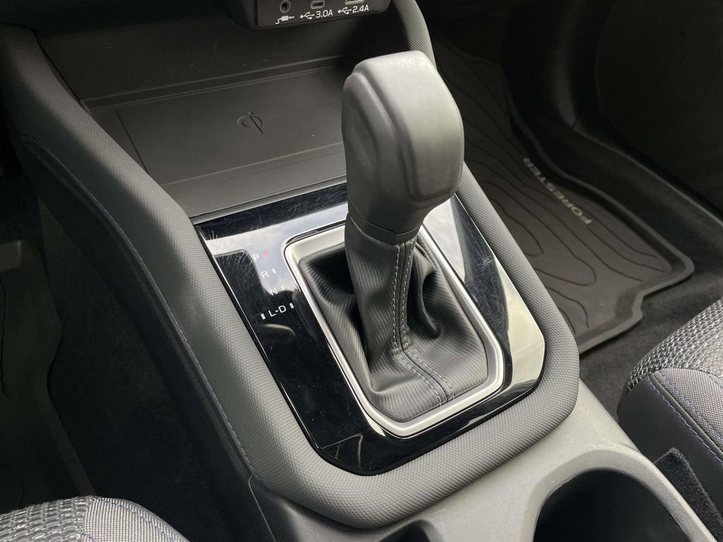 Used 2025 Subaru Forester Premium image 20